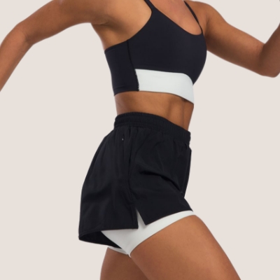 מכנסיים קצרים