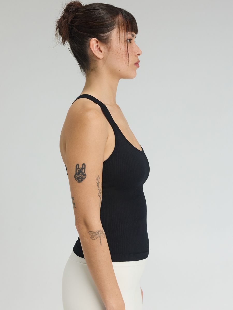 גופיית אימון ריב מבד seamless