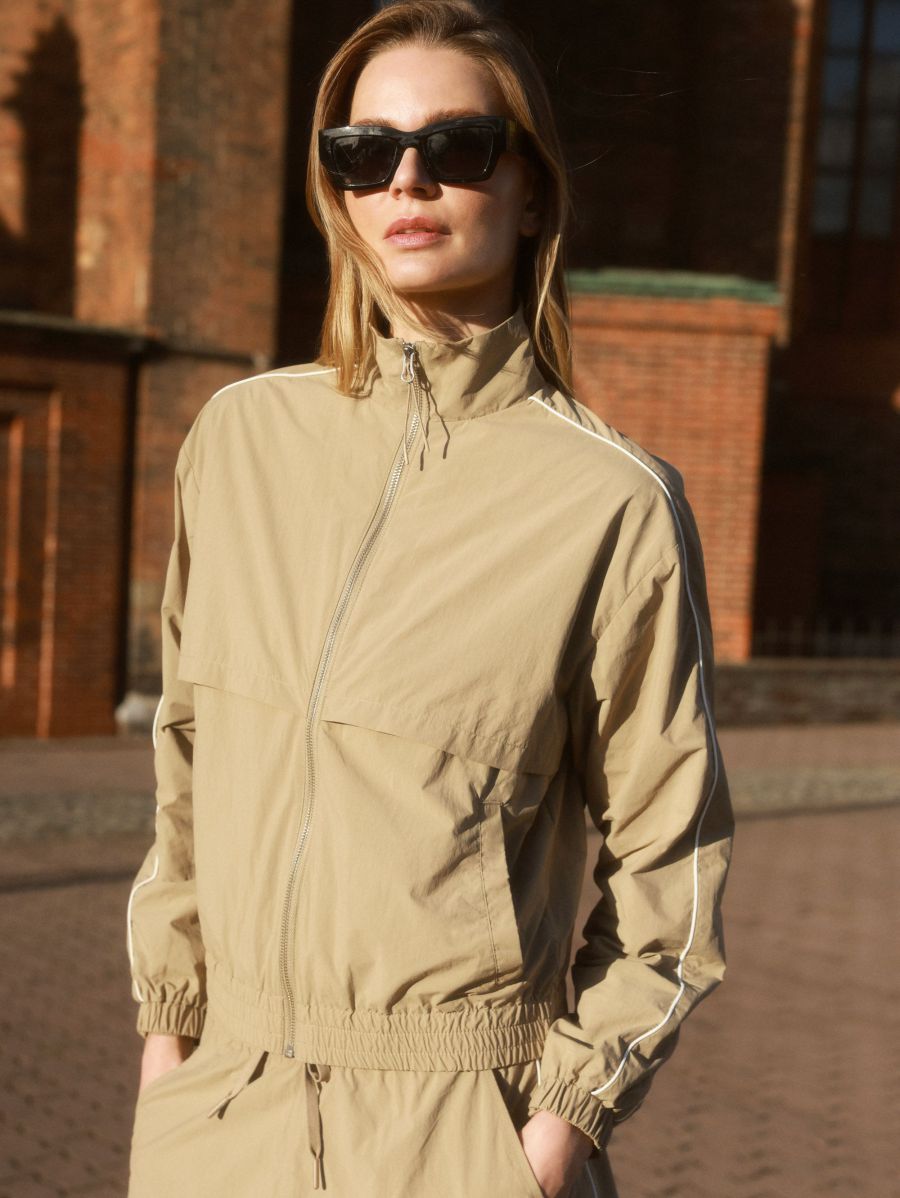 ג’קט ניילון