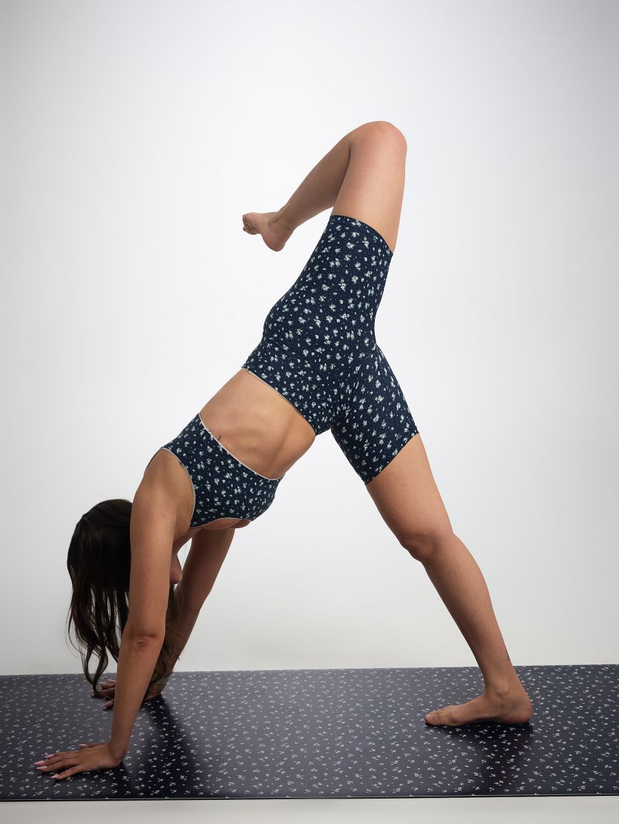 טייץ בייקר בגזרה גבוהה אורך 8” מבד ilios