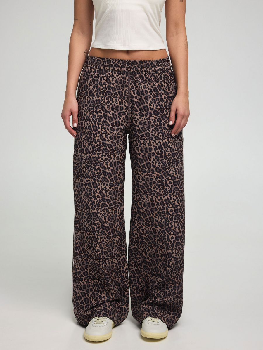 מכנס ניילון רחב