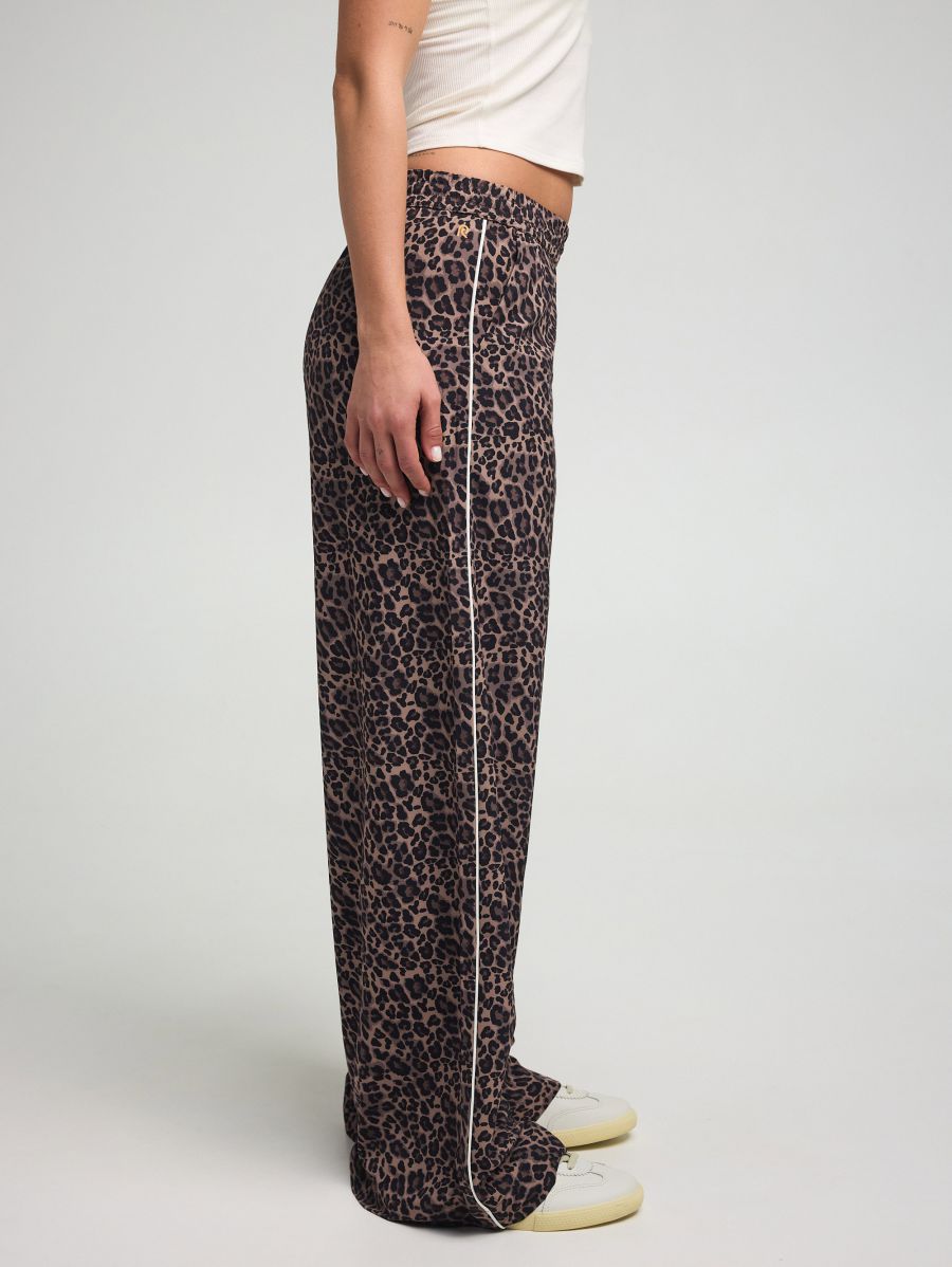 מכנס ניילון רחב