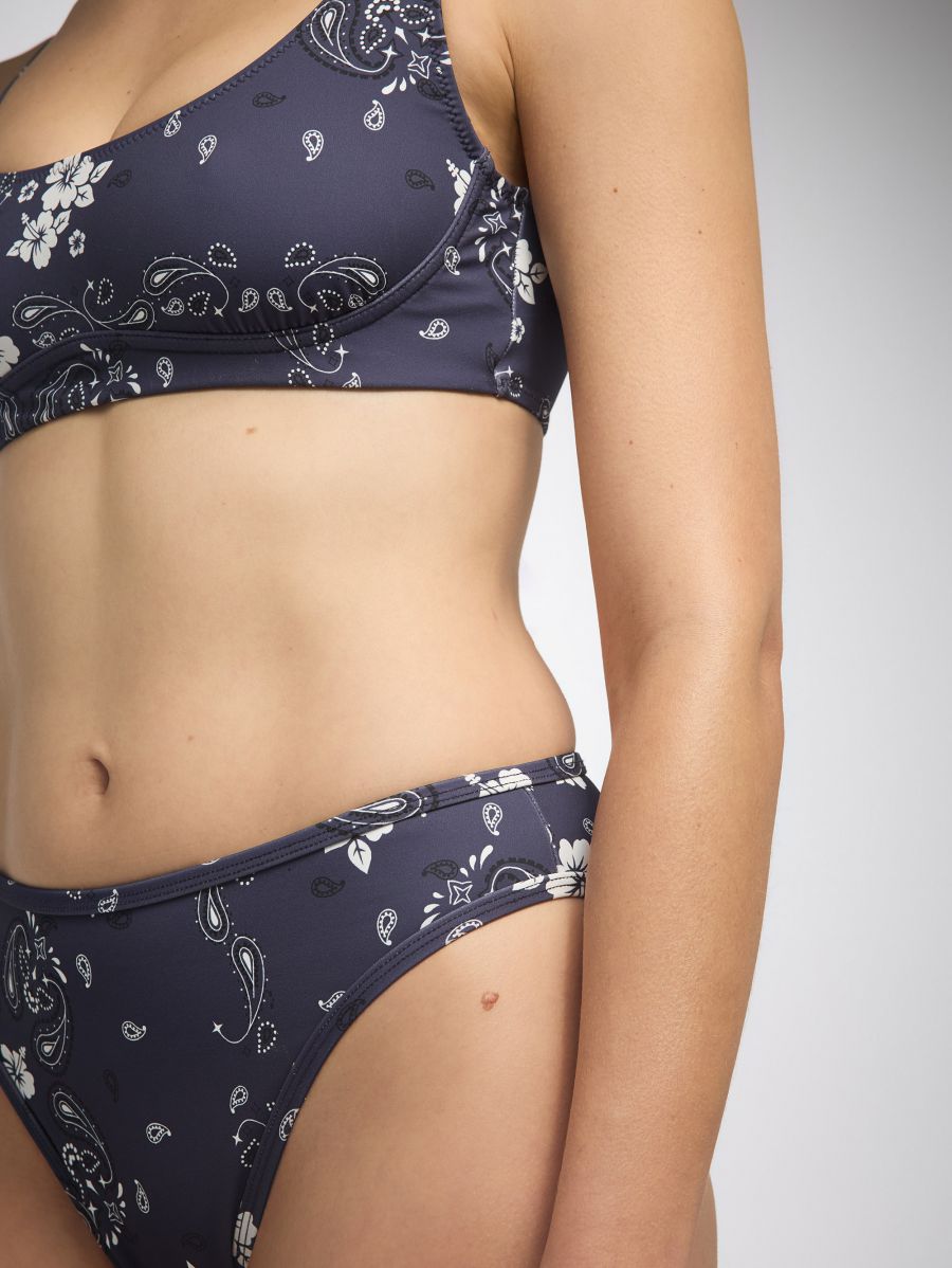 תחתוני ביקיני פייפינג