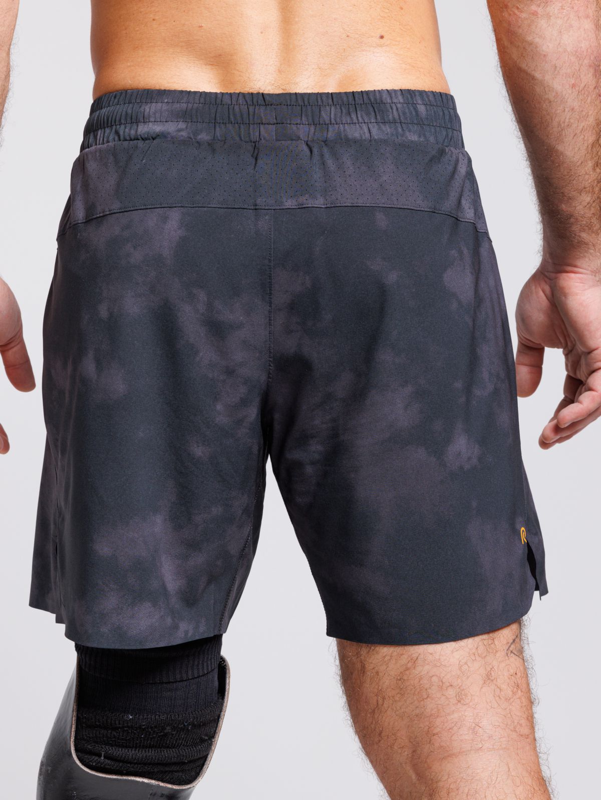 מכנסי יוגה עם טייץ מובנה אורך ”7