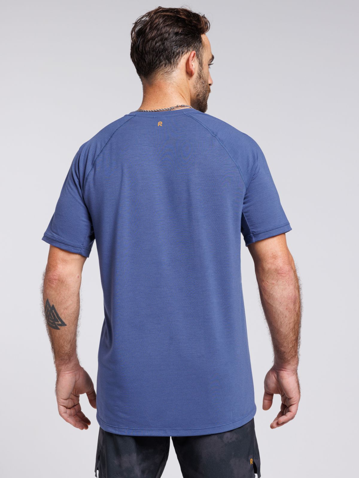 חולצת יוגה שרוול קצר