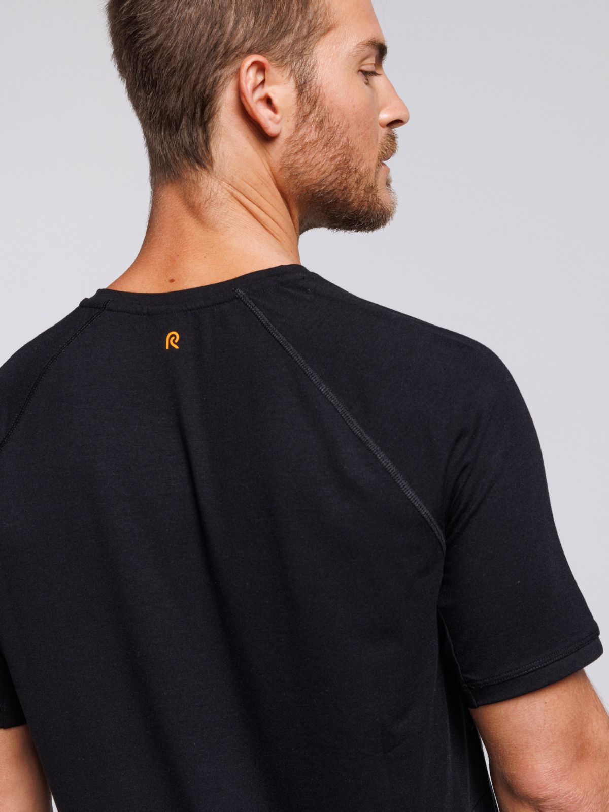 חולצת יוגה שרוול קצר