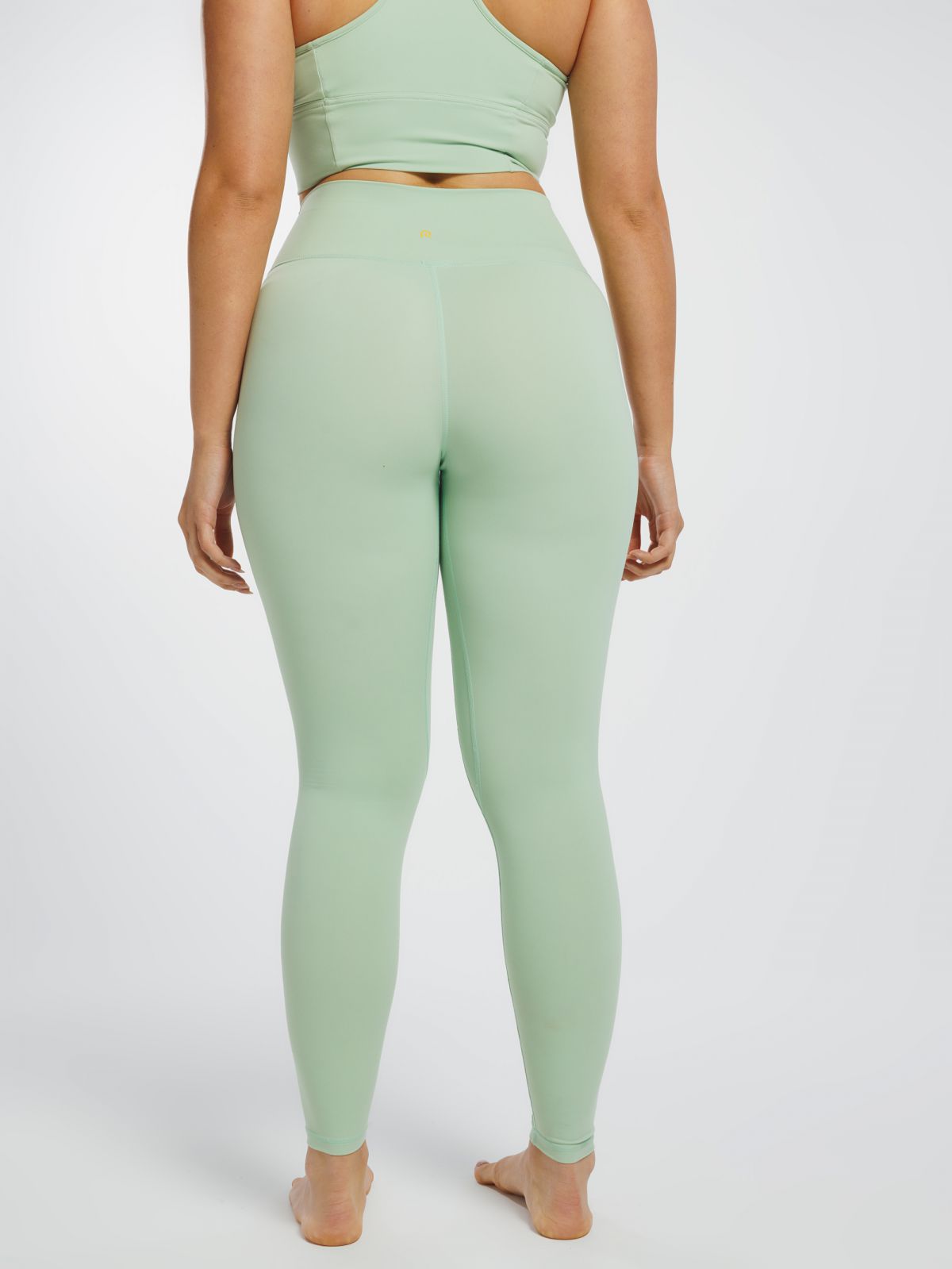 טייץ מותן מעטפת באורך ”28 מבד ilios ממוחזר