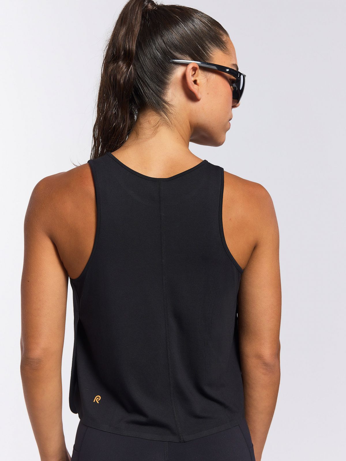 גופייה עם פתח בצד