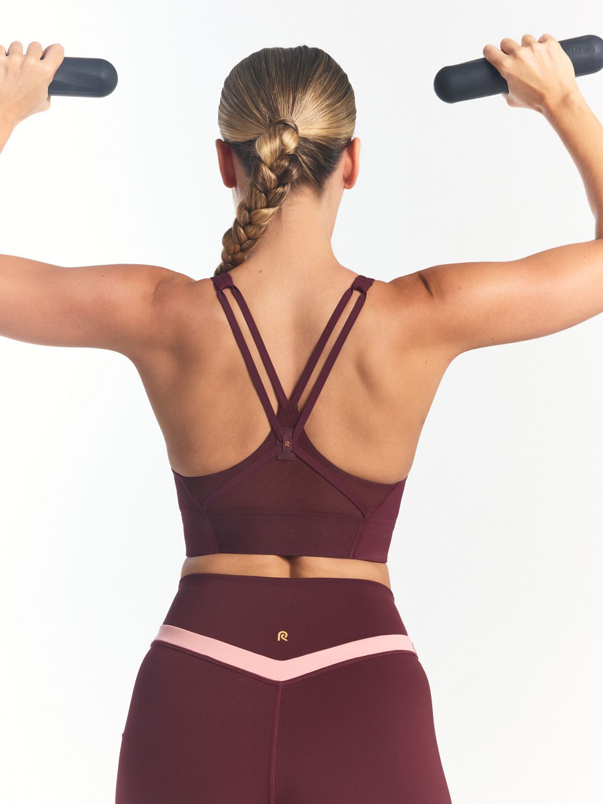 חזיית ספורט גב V מבד nero