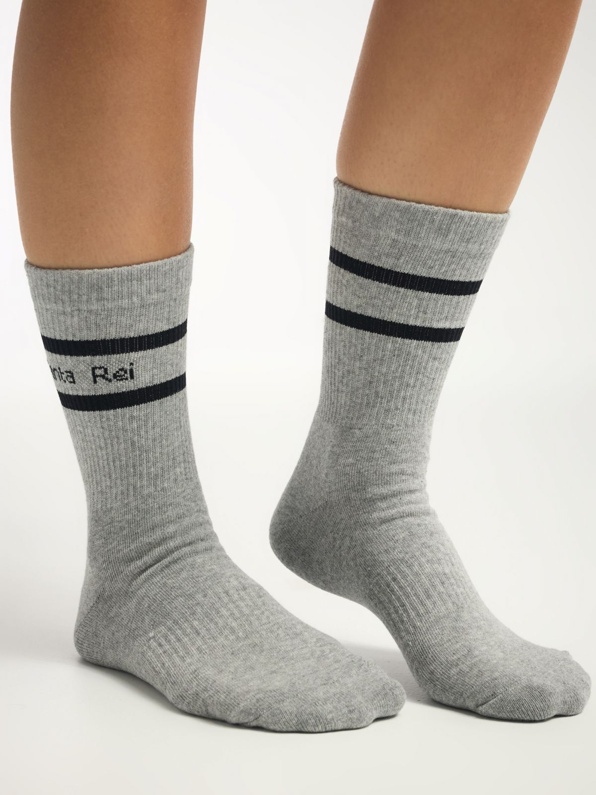 גרב ספורט קלאסית באורך רגיל