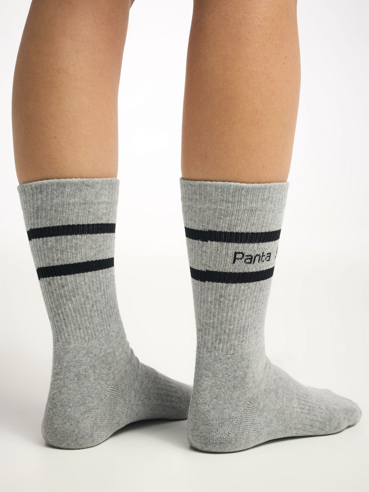 גרב ספורט קלאסית באורך רגיל