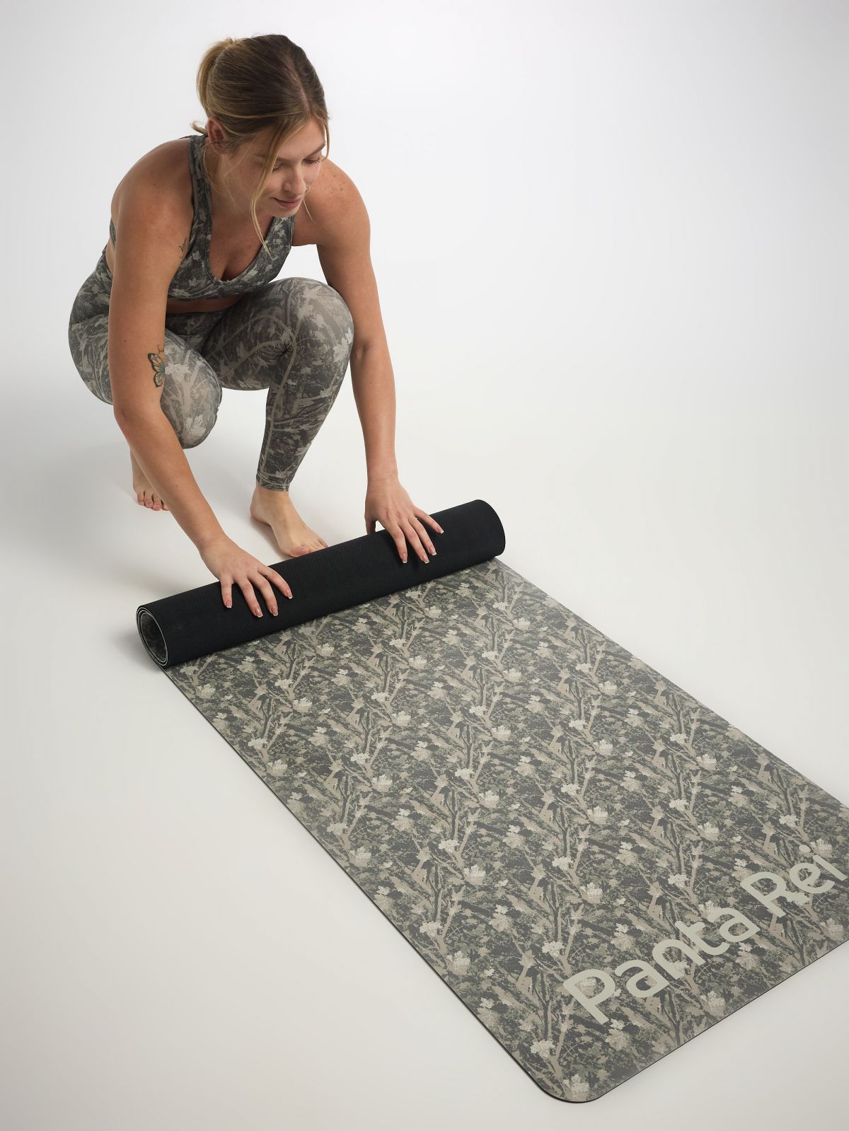 מזרן יוגה עם רצועת נשיאה