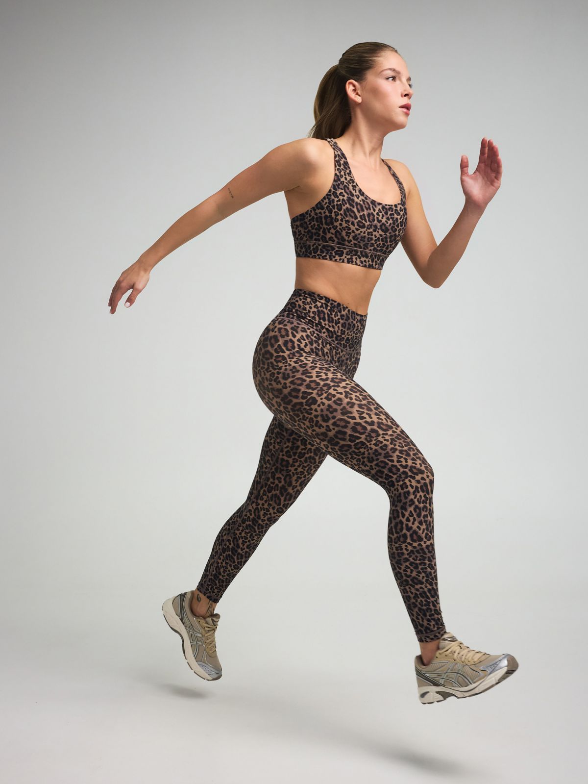 טייץ בגזרה גבוהה באורך ”25 מבד nero