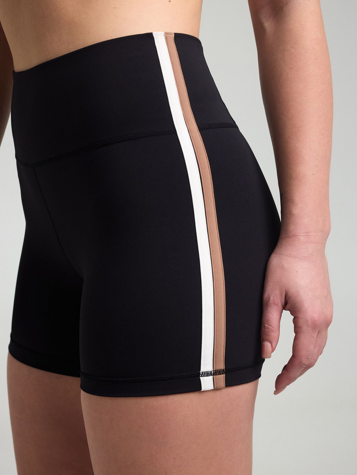 טייץ קצר באורך 5” מבד nero