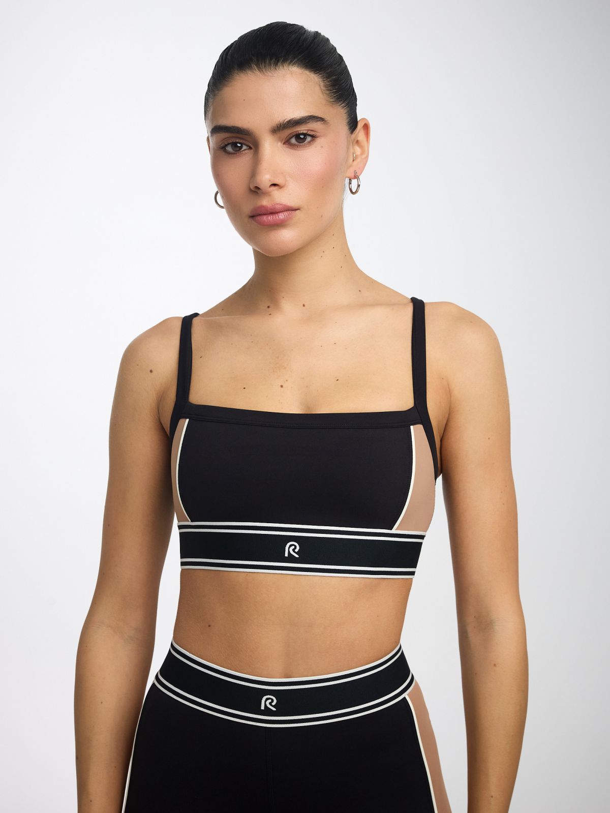 חזיית ספורט קולור בלוק מחשוף ישר מבד nero