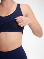 גופיית אימון עם חזייה פנימית מבד nero