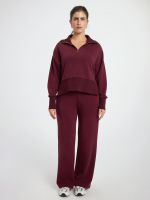 מכנסיים רחבים מבד רך ונעים למגע