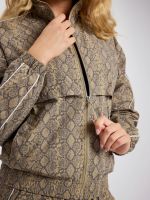 ג’קט ניילון