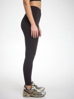 טייץ בגזרה גבוהה באורך ”25 מבד nero