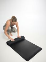 מזרן יוגה עם רצועת נשיאה