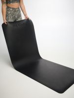 מזרן יוגה עם רצועת נשיאה