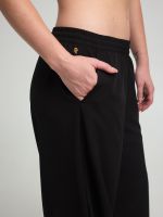 מכנס ניילון רחב