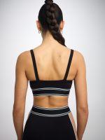 חזיית ספורט קולור בלוק מחשוף ישר מבד nero