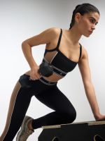 חזיית ספורט קולור בלוק מחשוף ישר מבד nero