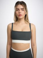 חזיית ספורט מחשוף ישר מבד ilios ריב