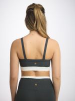 חזיית ספורט מחשוף ישר מבד ilios ריב