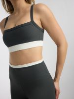 חזיית ספורט מחשוף ישר מבד ilios ריב