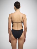 בגד ים שלם גב פתוח עם כתפיות דקות