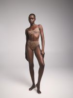 תחתוני ביקיני בגזרה גבוהה