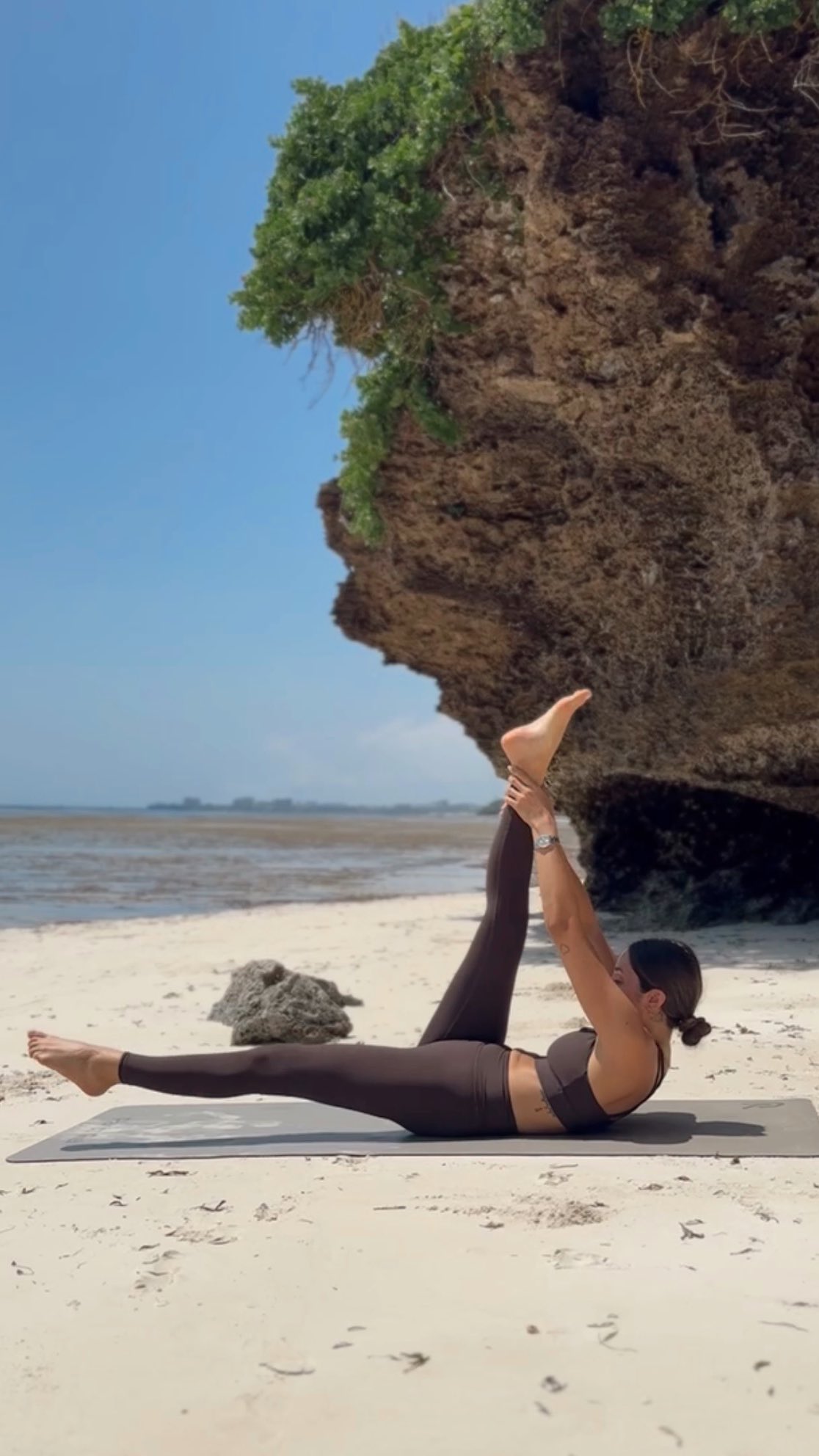 New color.
New movement.
By the sea. 🌊