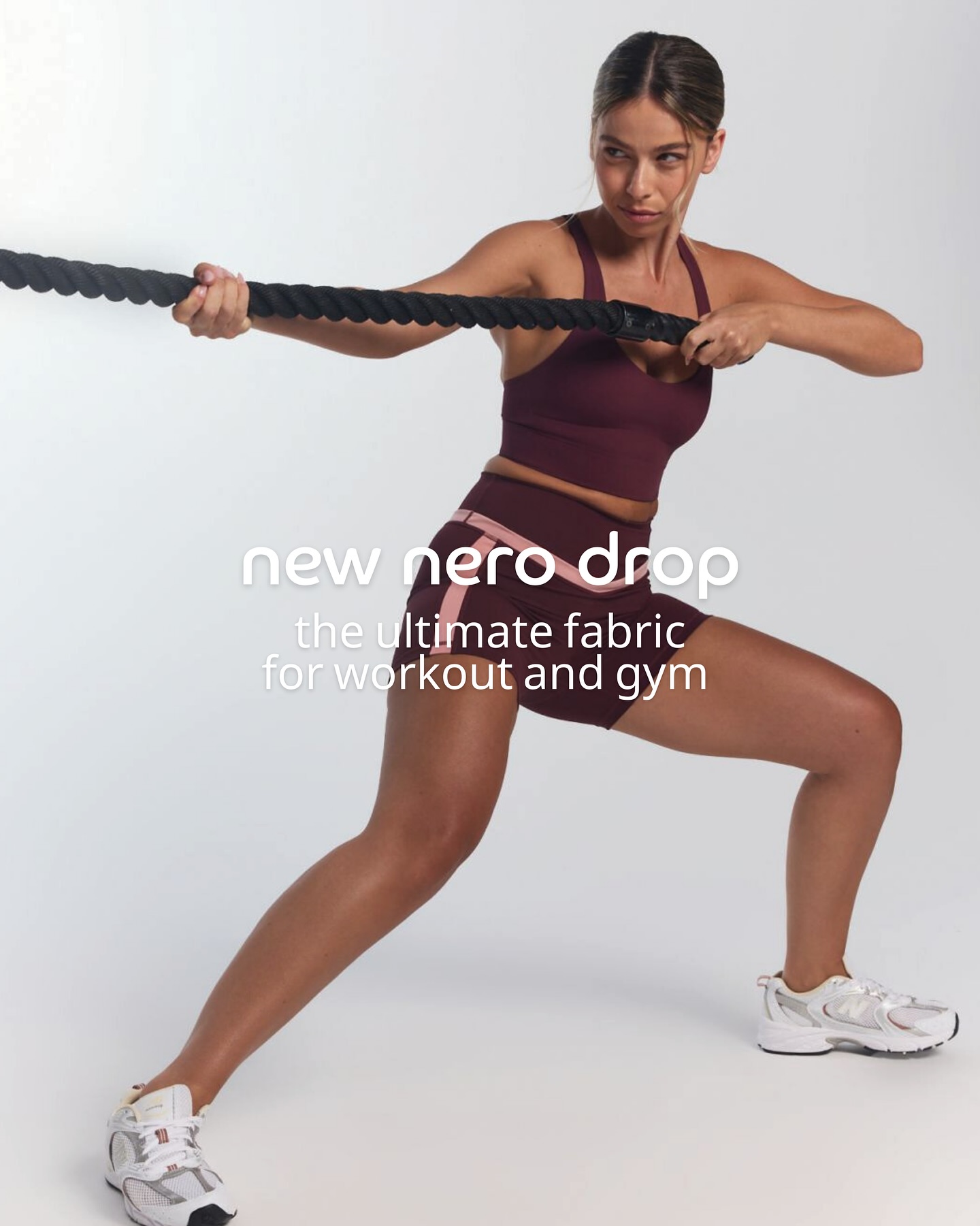 ⁨הכירי את הפריטים החדשים מבד nero -
בצבע בורדו ודיטייל ורוד ובגזרה המושלמת לאימונים אינטנסיביים
בחדר הכושר! את הטייץ תוכלי לבחור על פי האורך המדויק עבורך
ועם הטופ תוכלי להמשיך גם לסידורים שאחרי הספורט. 
קולקציה חדשה מחכה לך באתר ובחנויות!⁩