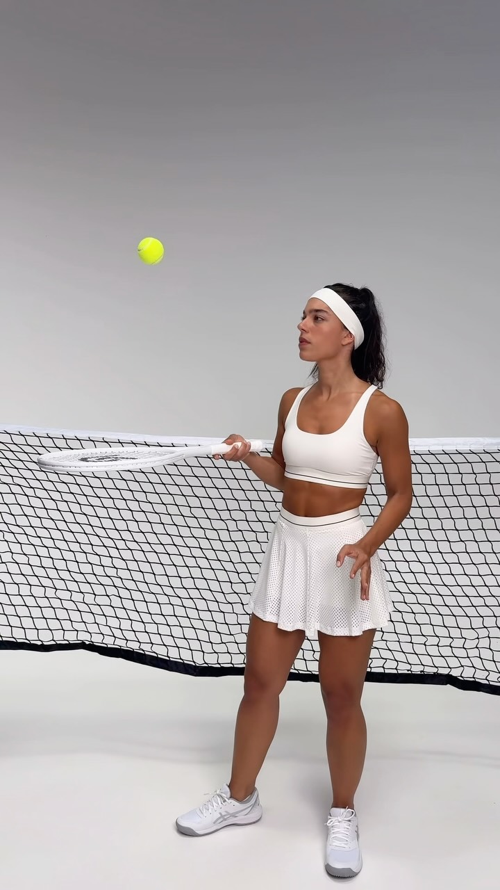 Black or white? 🖤🤍
Find your match. 🎾